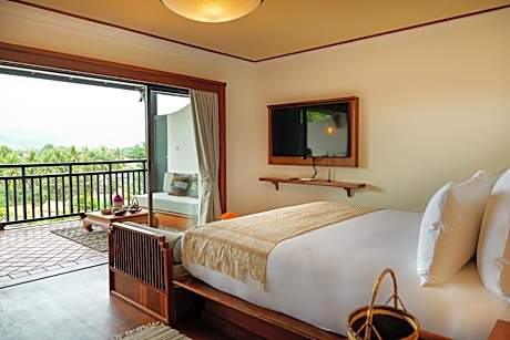 Phou Si Temple Suite