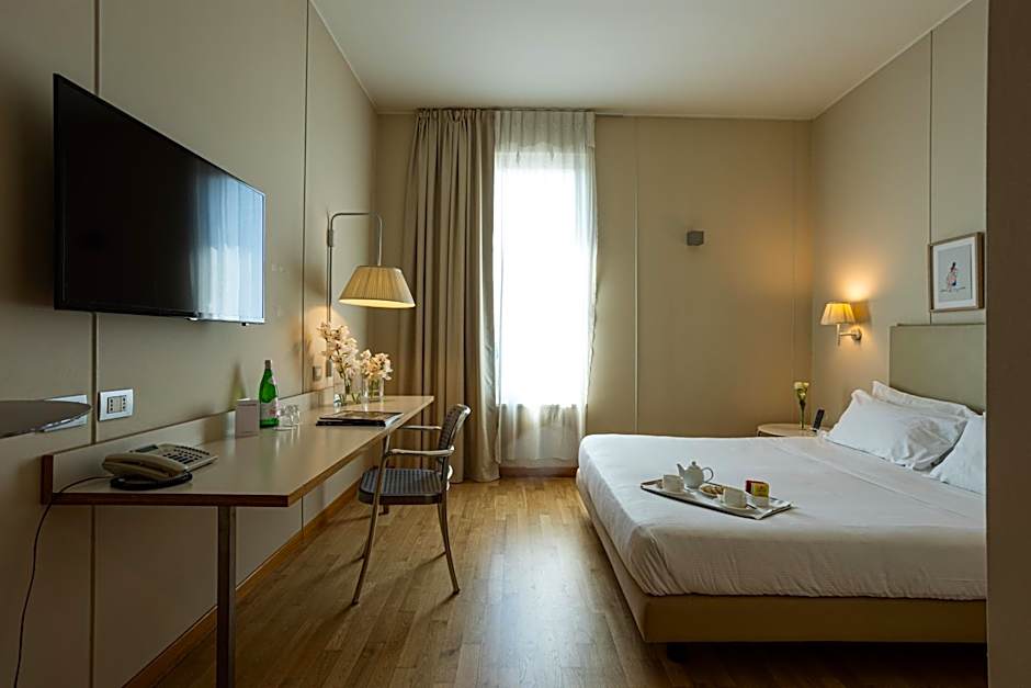 Cosmo Hotel Palace