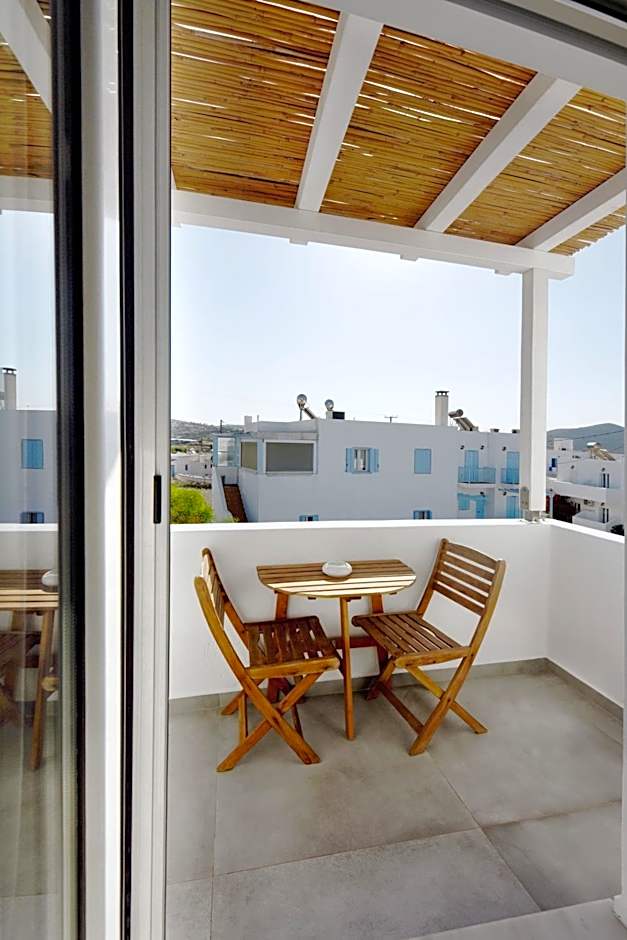 Photo 1 of 20 of Studio, Balcony