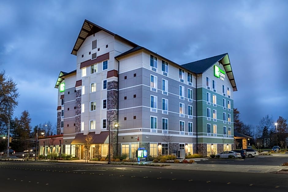 Holiday Inn Express & Suites Seattle South - Tukwila By IHG