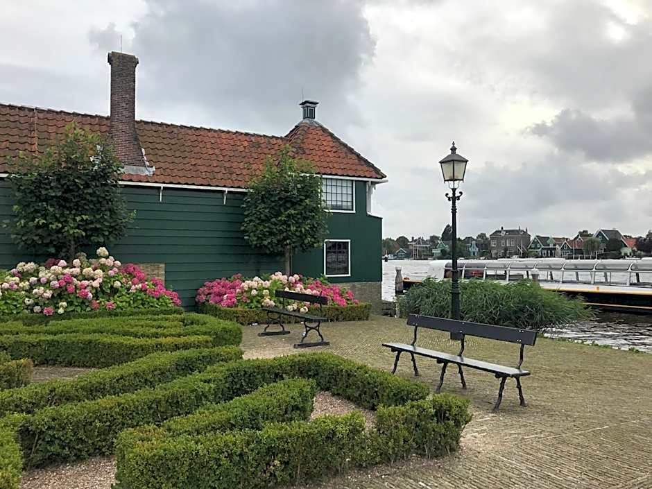 Stay overnight at Windmill Village Zaanse Schans - Amsterdam