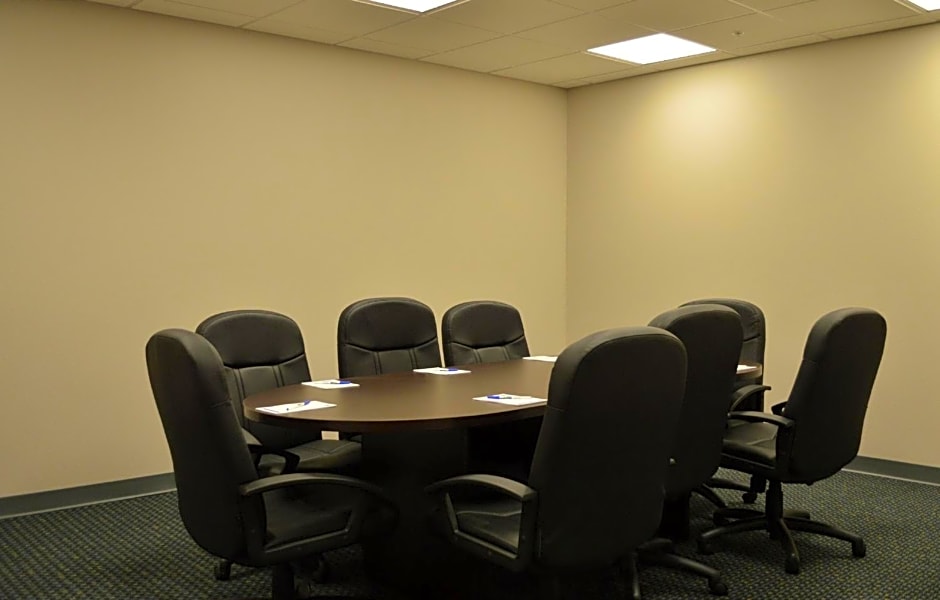 Holiday Inn Express & Suites Tulsa NE, Claremore, an IHG Hotel