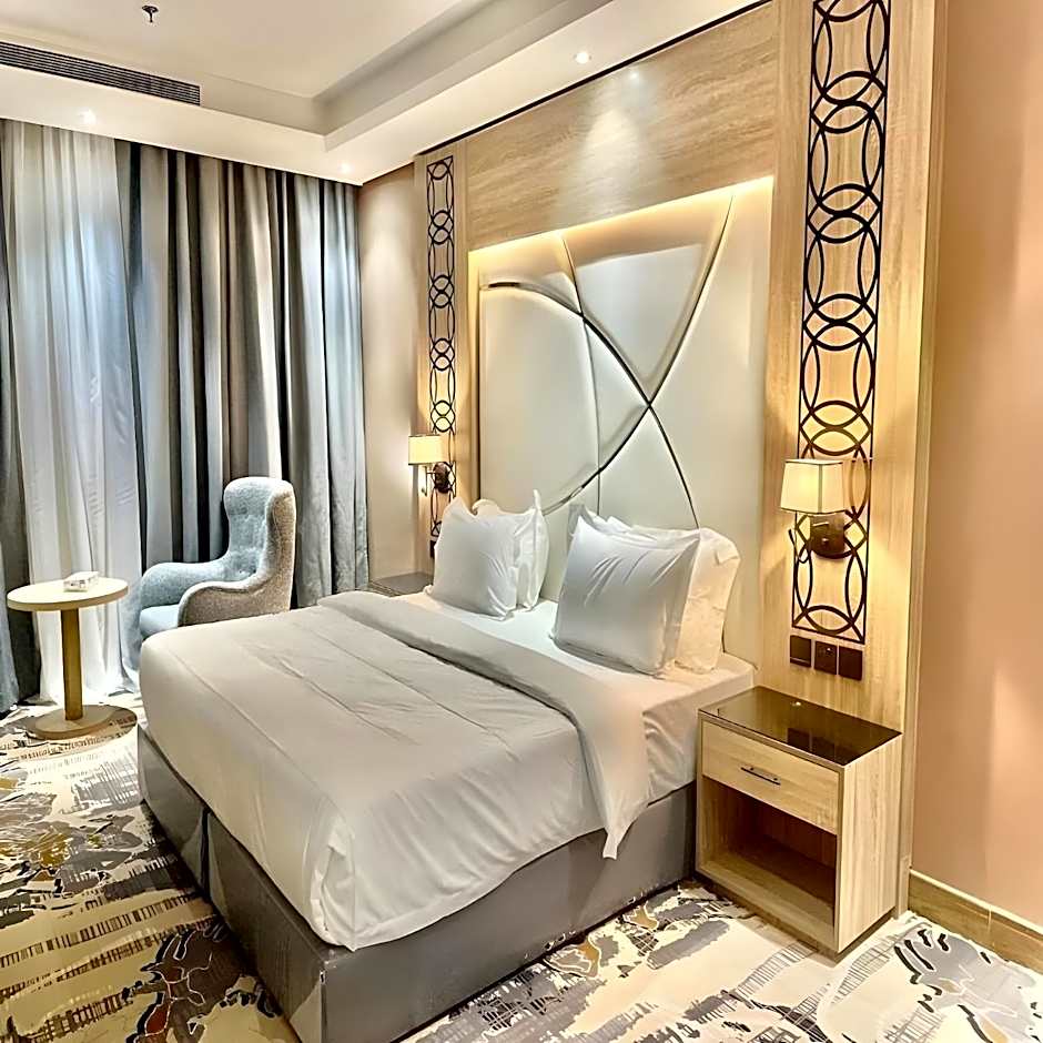 Mirnian Hotel