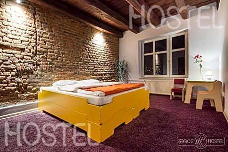 3 Bros' Hostel Cieszyn
