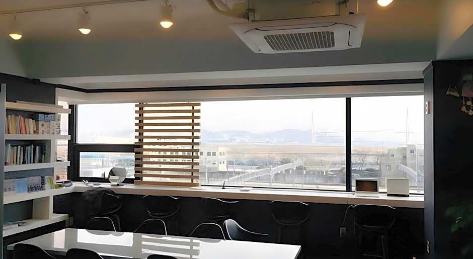 Mozzi Hostel