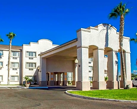 Baymont by Wyndham Safford