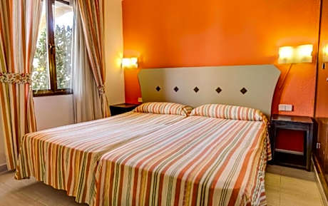 Standard Double Room 3 ADULTS