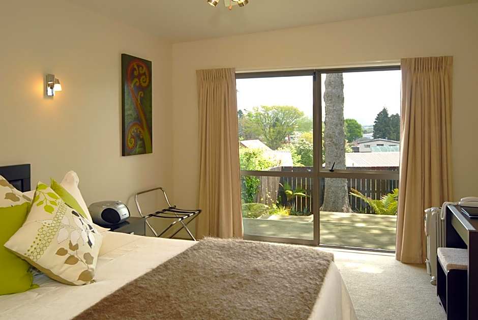 B&B@The Redwoods