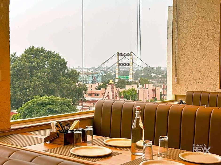 Hotel Nirvana Palace Near Parmarth Niketan