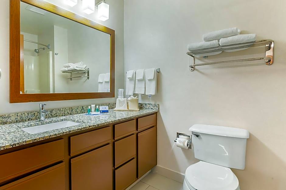 MainStay Suites Dubuque at Hwy 20