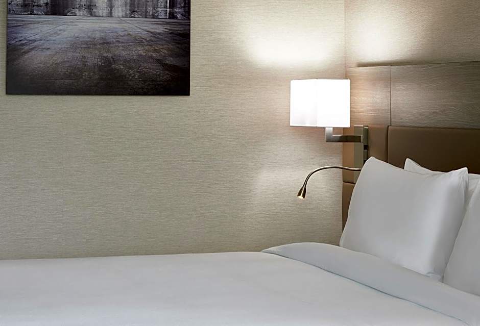AC Hotel by Marriott Cleveland Beachwood