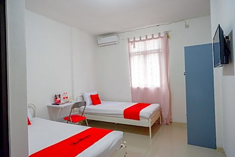 RedDoorz Syariah near Universitas Jenderal Soedirman 2