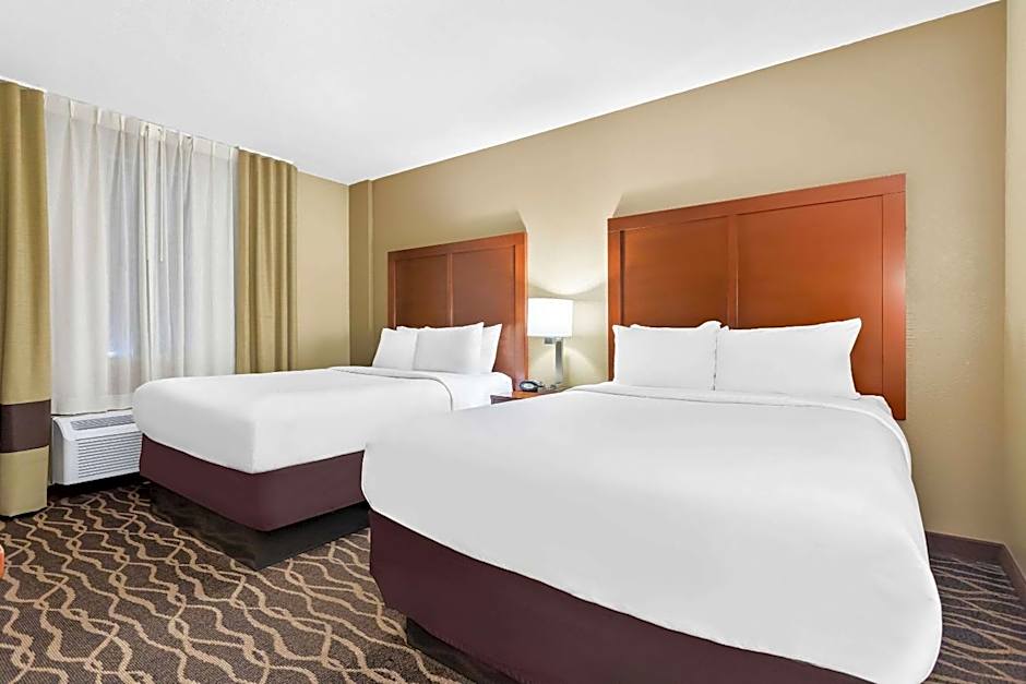 Photo 1 of 5 of 1 Queen Bed Suite