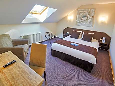 One Double Bed One Double Sofa Bed  - Superior Room