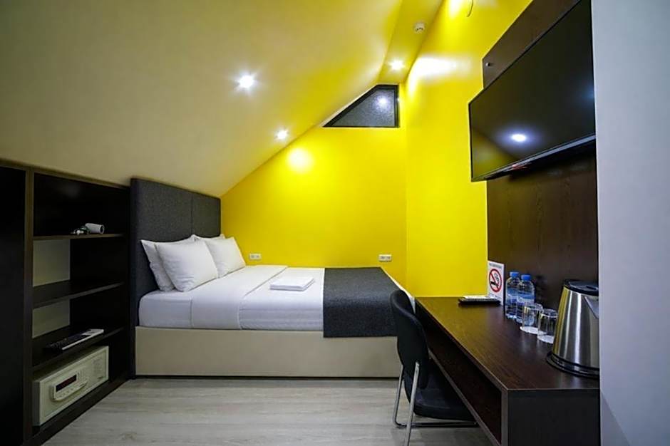 Elysium Gallery Hotel