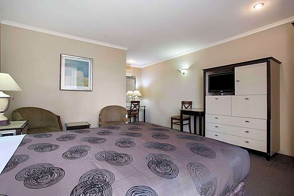 Comfort Inn On Raglan