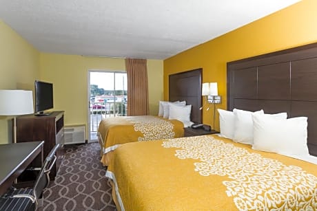 2 Queen Beds, Mobility Accessible Room, Pool Side, Non-Smoking