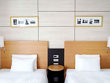 Twin Room - Non-Smoking