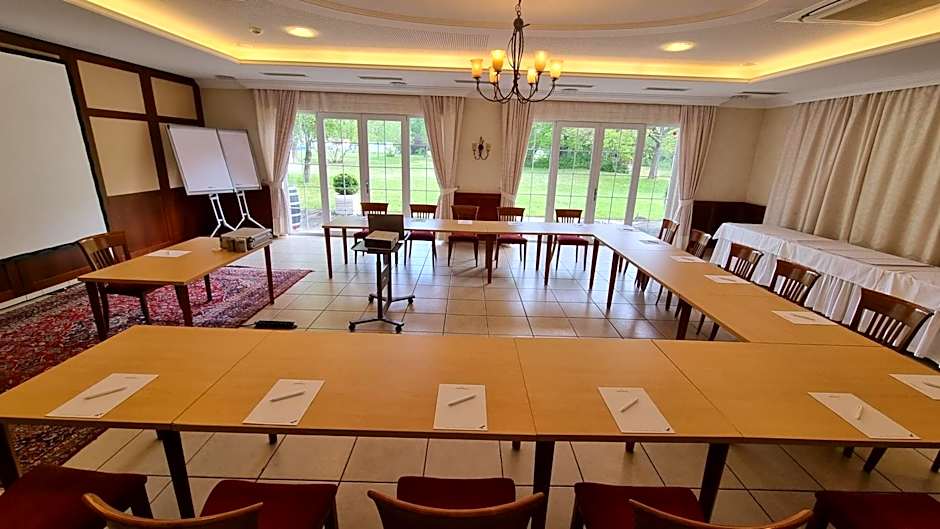 BIRKENHOF GOLS - B & B - Wohlfühl Hotel mit Wochenend-Restaurant