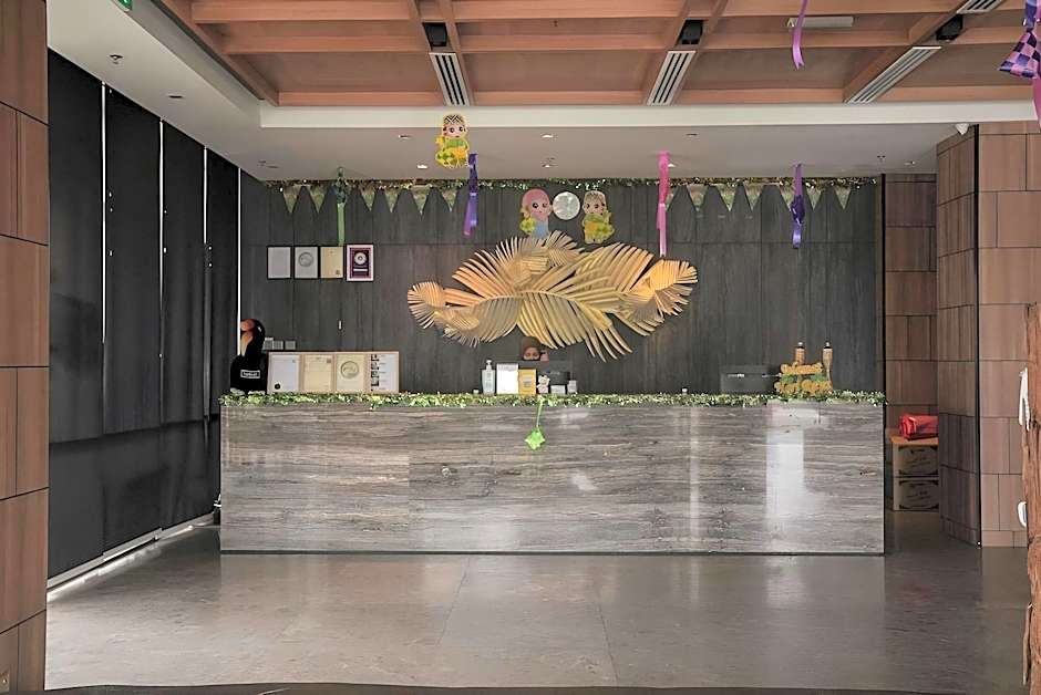 Roxy Hotel & Apartments