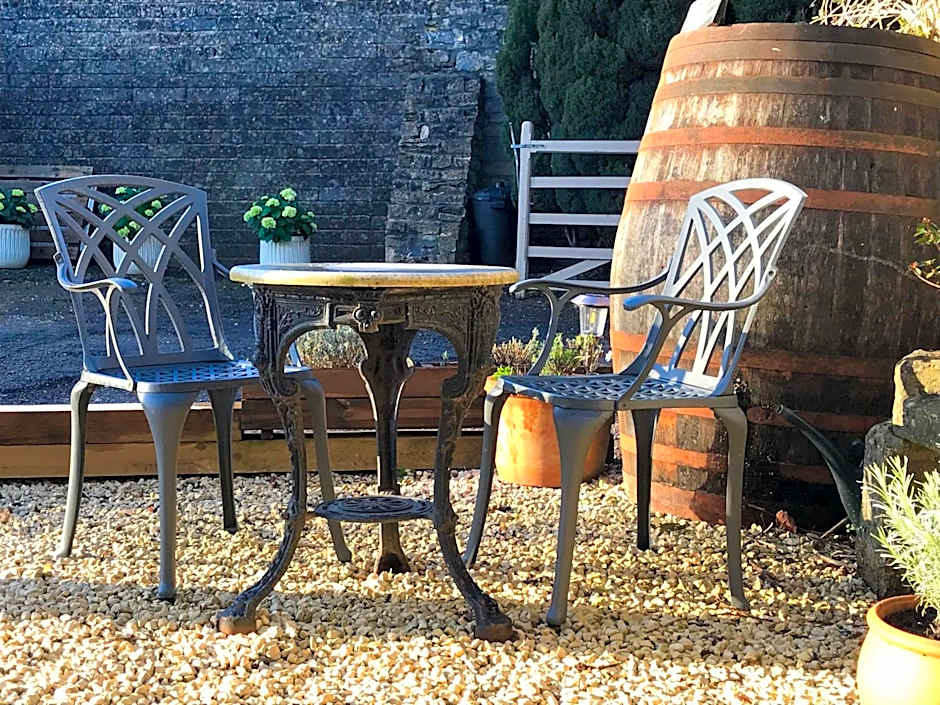 The Queen Matilda Country Rooms