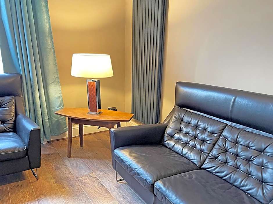 1820 Boutique Rooms & Suites