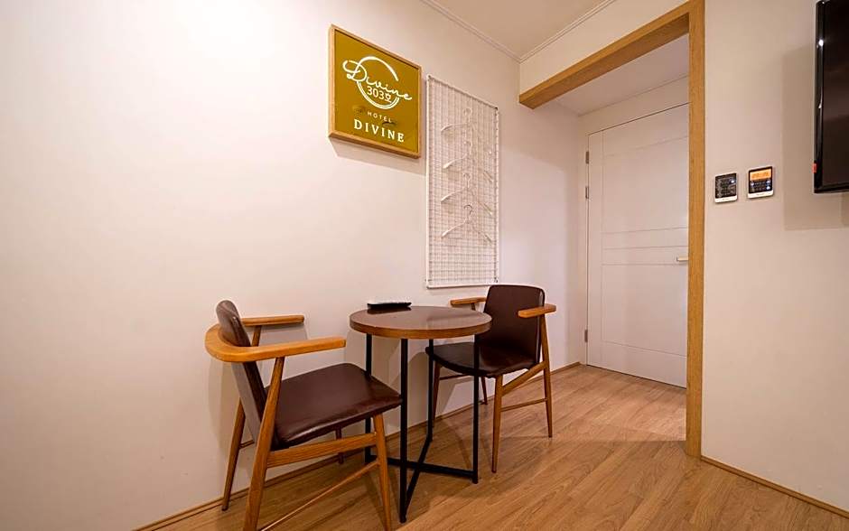 Gwangju Chungjangro Divine Hotel