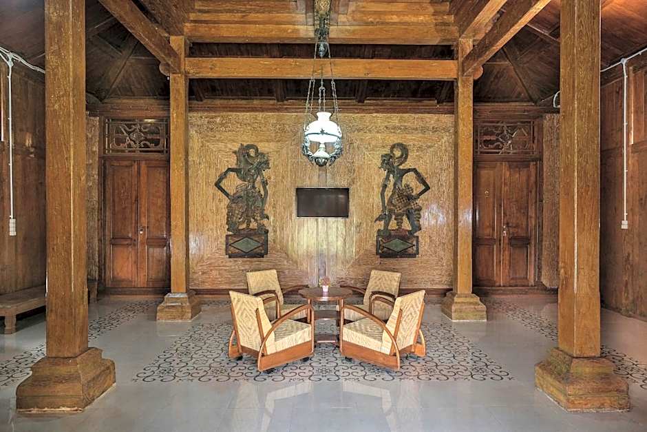Kampoeng Joglo Boutique Hotel