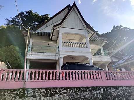 Hotel O Penginapan & Villa Sirait