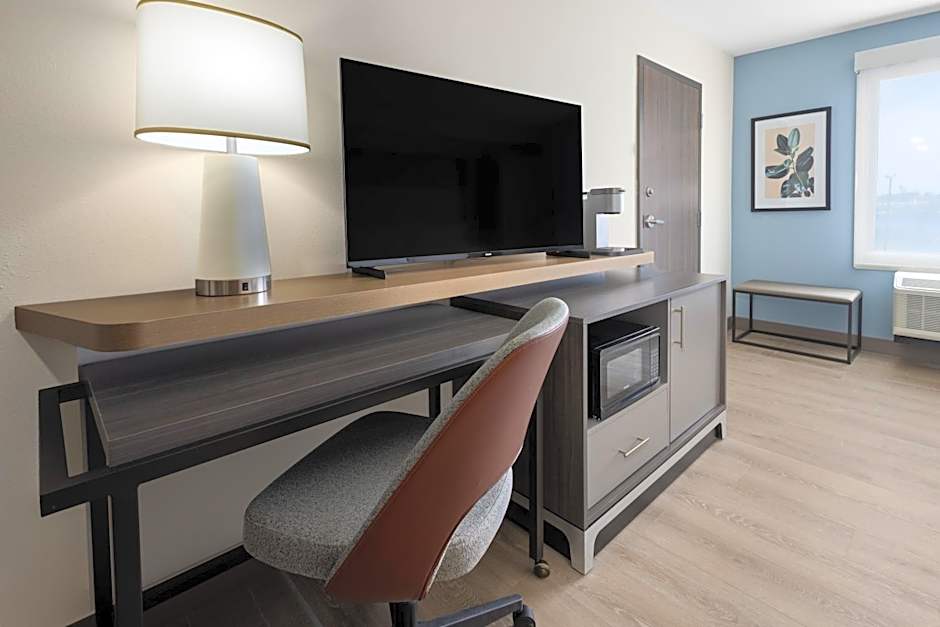 Holiday Inn & Suites Richmond West End By IHG