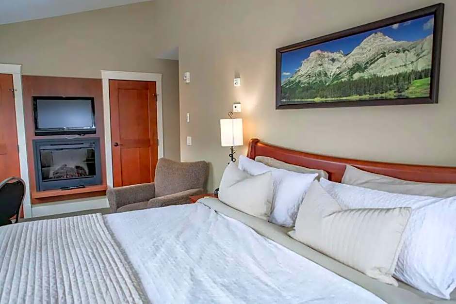 Magnificent Mountain Penthouse - Hot Tub & Pool managed by Little Sister Getaways