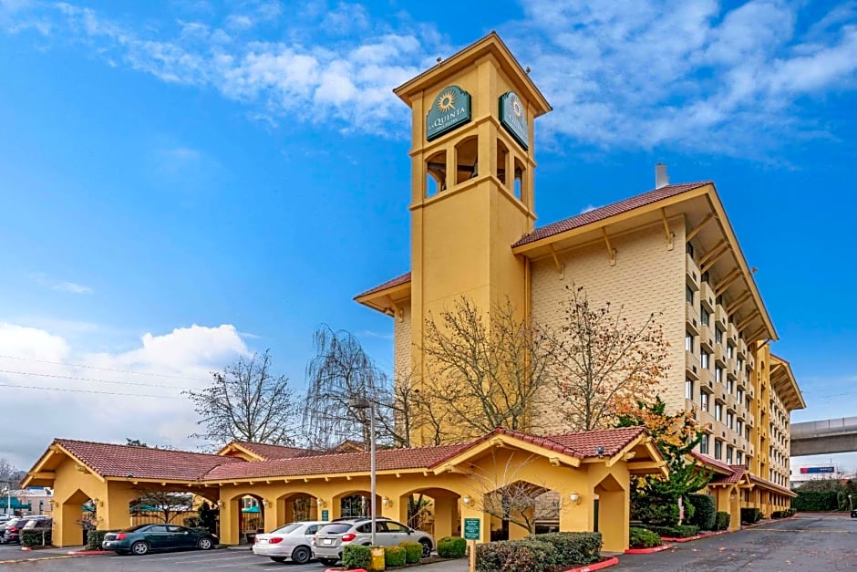 La Quinta Inn & Suites by Wyndham Sea Tac Seattle Airport