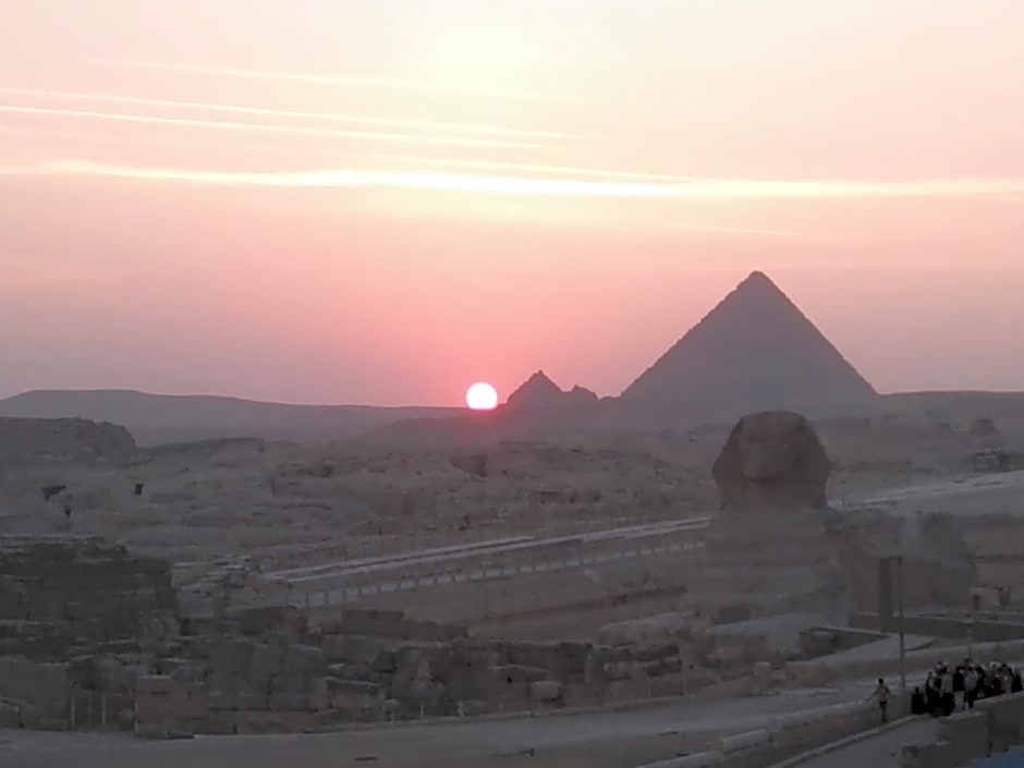 Atlantis Pyramids Inn