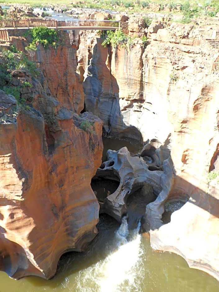 Joy River Backpackers