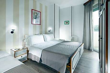 One-Bedroom Apartment with Sea View