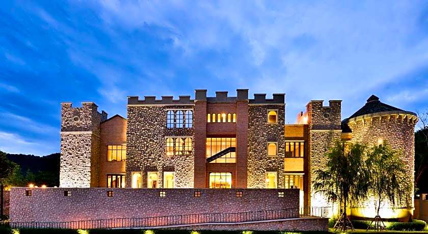 Thames Valley Khao Yai Hotel