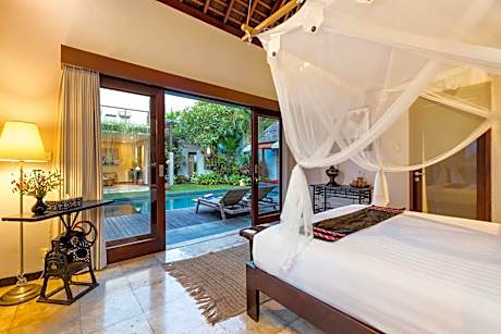 Three-Bedroom Villa with Private  Pool and Kitchen