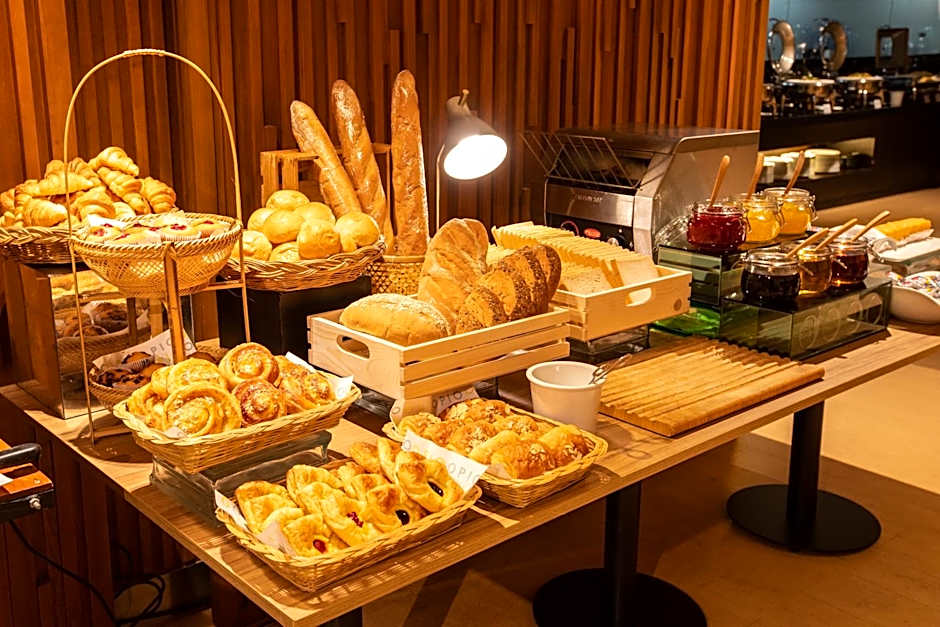 Golden Tulip Mandison Suites (SHA Plus)