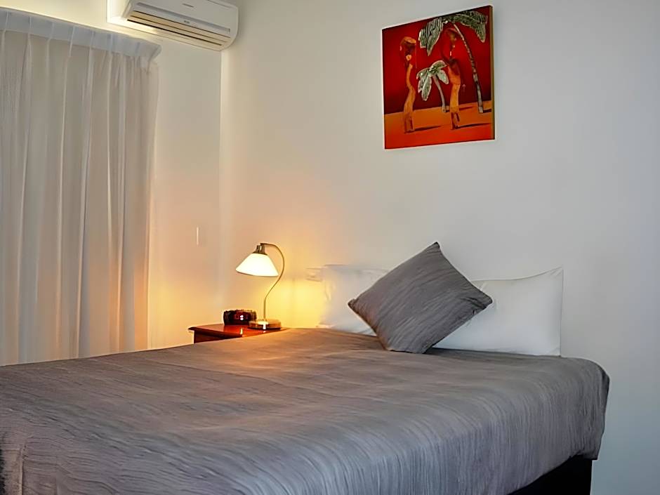 Redland Bay Motel