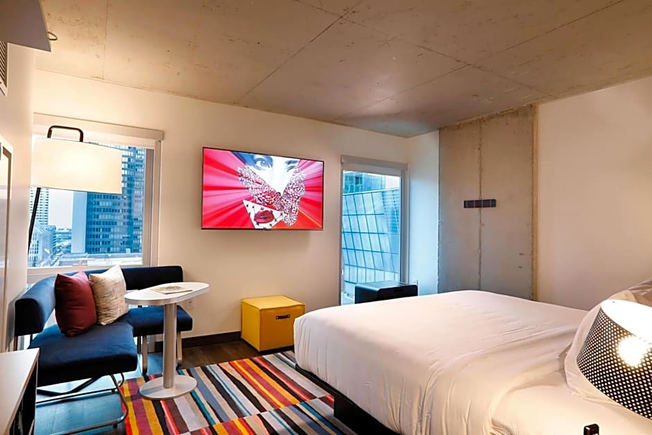 Aloft Chicago Mag Mile