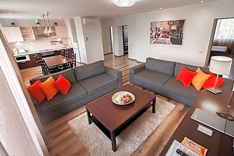 Two-Bedroom Apartment with Air conditioning