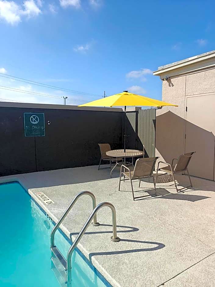 La Quinta Inn & Suites by Wyndham Round Rock North