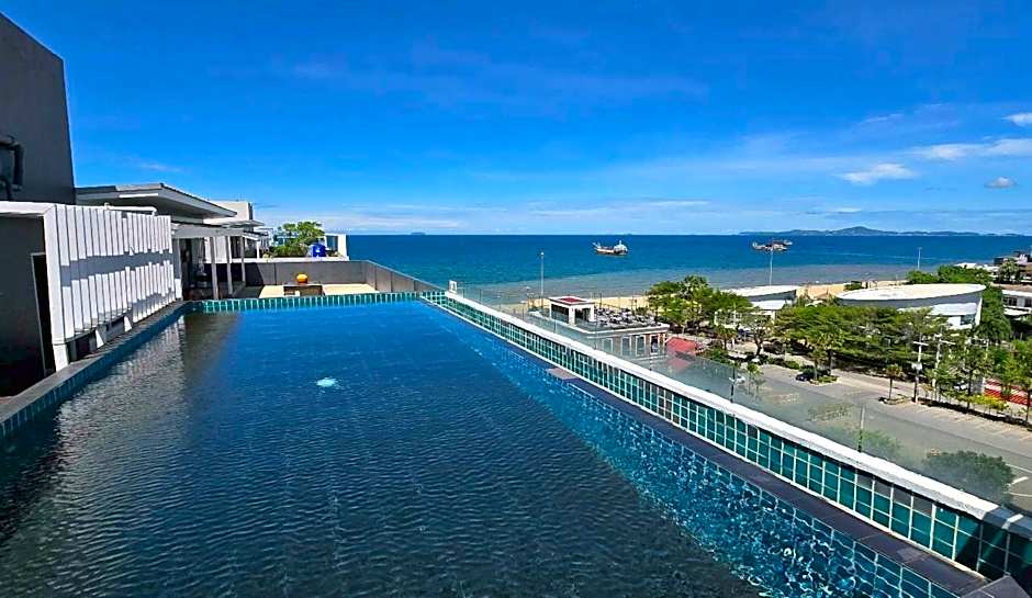 Sunday Beachfront View Jomtien Pattaya
