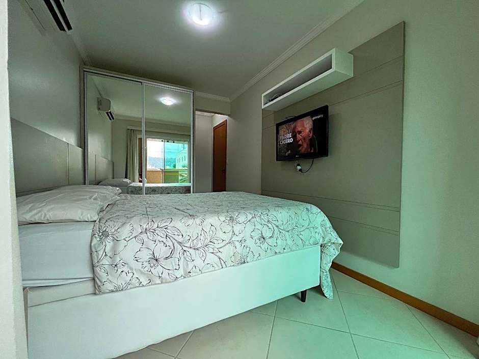 B956 - Apartamento 2 quartos p/6 pessoas em Bombas