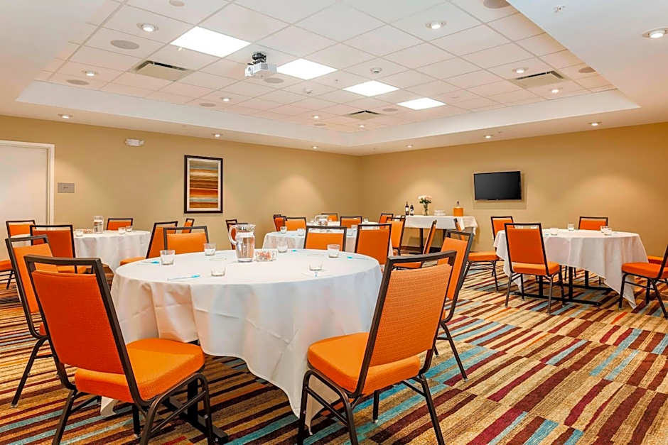 Fairfield Inn & Suites by Marriott Decatur at Decatur Conference Center