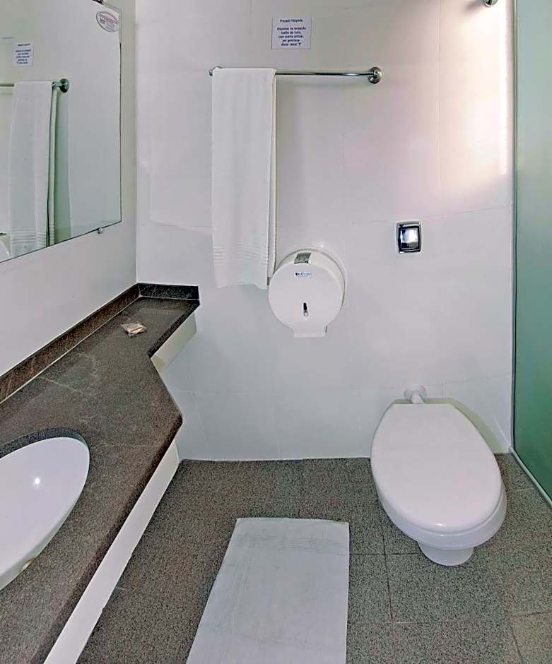 Lira Hotel