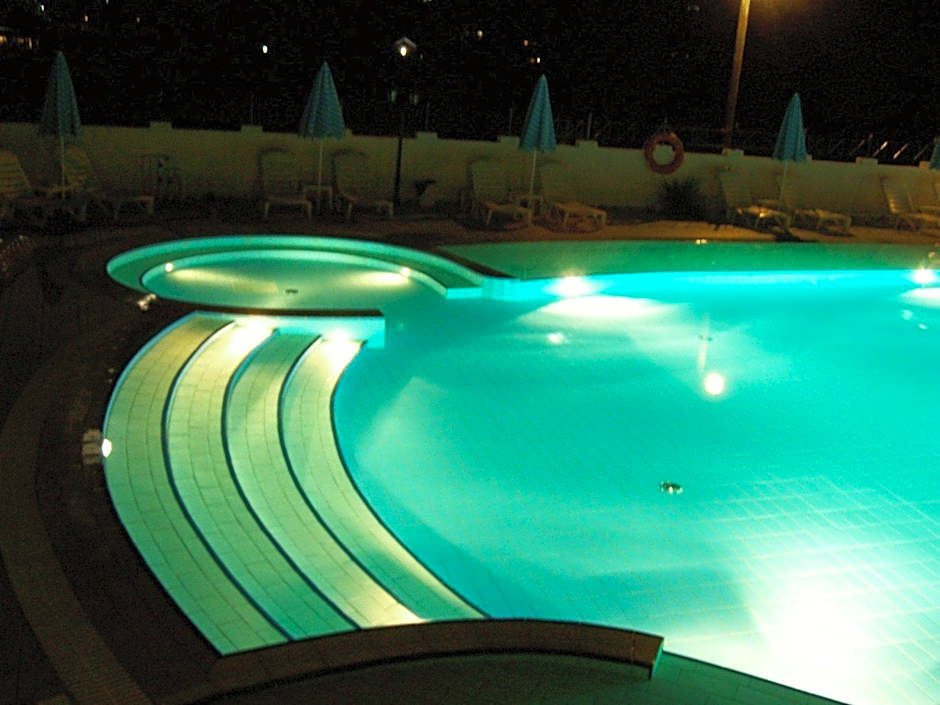 Ninos On The Beach Hotel