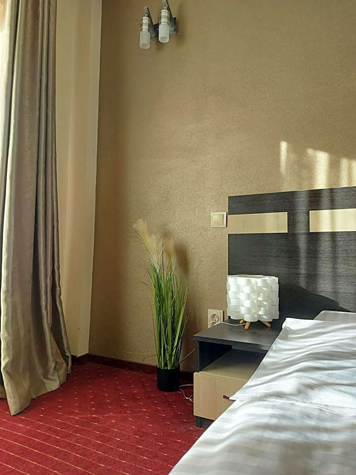 HOTEL CARMINA