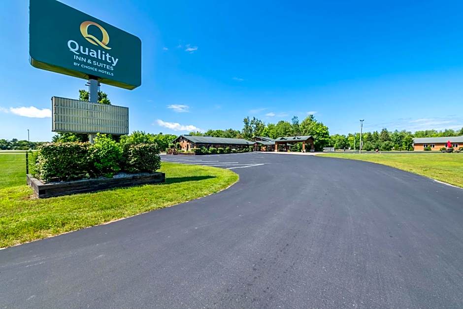 Quality Inn & Suites Munising