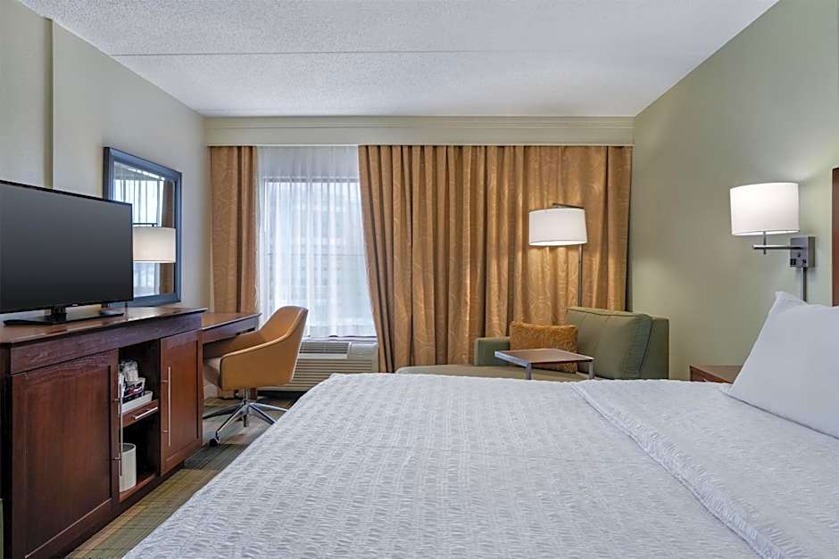 Hampton Inn & Suites Albany-Downtown